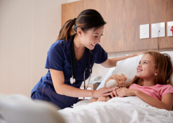 국제 간호사들을 위한 필수 가이드: VisaScreen 증명서와 CGFNS 증명서