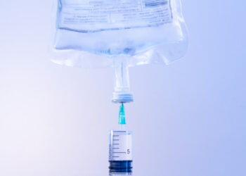 IV 수액 부족 사태, 2025년 초까지 지속 예상