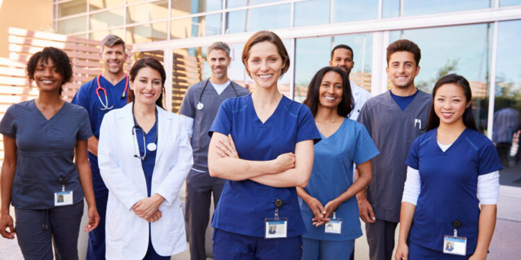 미국에서 간호학 학위로 할 수 있는 일들: 다양한 진로와 전망