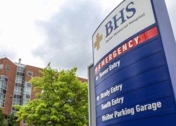 펜실베이니아 버틀러 카운티 간호사들, 폭력에 맞서 피켓 들다