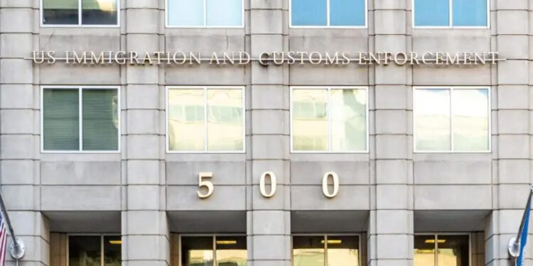 35만 의료 종사자 추방 위기: 미국 의료 시스템 흔들리나